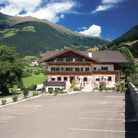 Hotel Klotz San Leonardo in Passiria Bagian luar foto