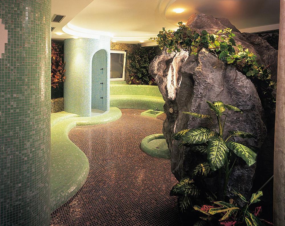 Hotel Klotz San Leonardo in Passiria Bagian luar foto