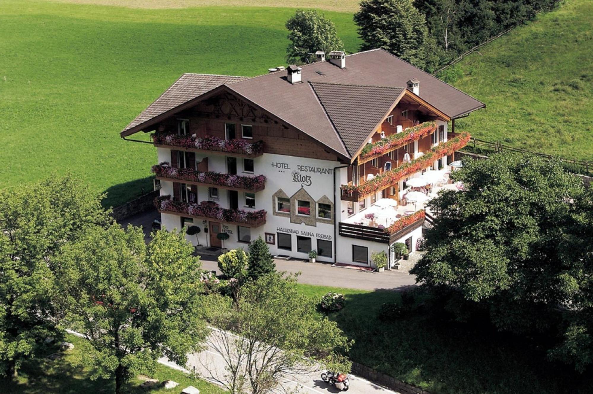 Hotel Klotz San Leonardo in Passiria Bagian luar foto